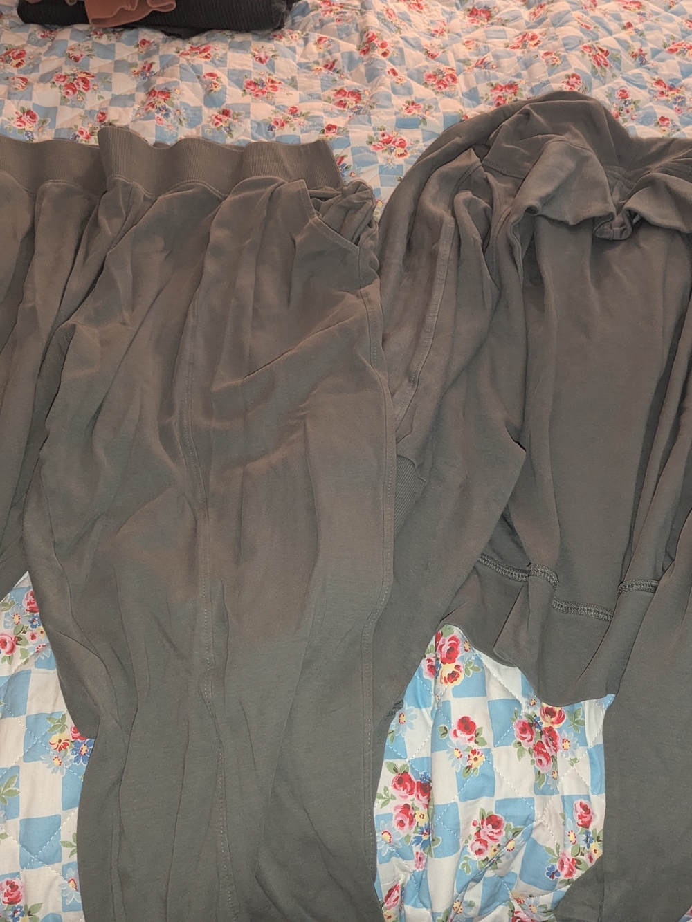 Pact Castor Green Airplane Wrap & Pant SET - Picture 3 of 3